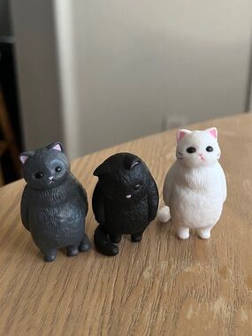 Set of 3 Mini Cat Figurines - Black, Dark Gray, White Blind Box